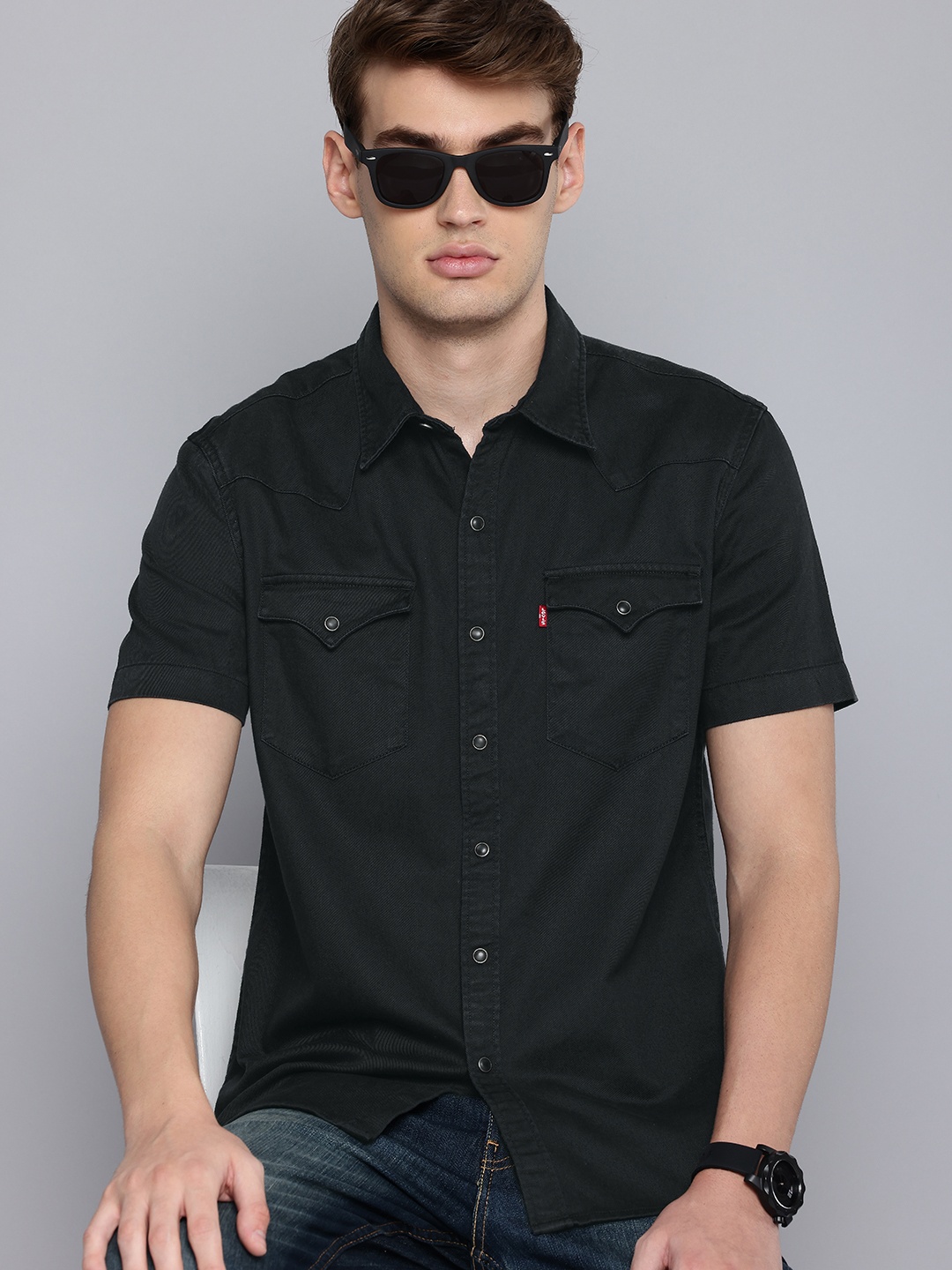 

Levis Solid Slim Fit Casual Shirt, Black