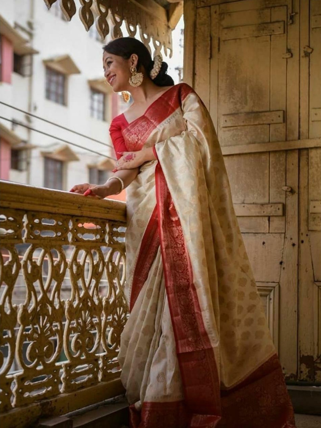

Naishu Trendz Floral Woven Design Zari Pure Silk Kanjeevaram Saree, Off white