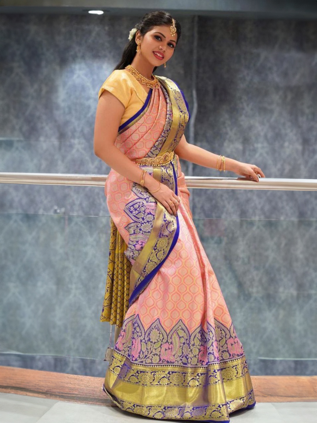 

Naishu Trendz Woven Design Zari Pure Silk Kanjeevaram Saree, Pink