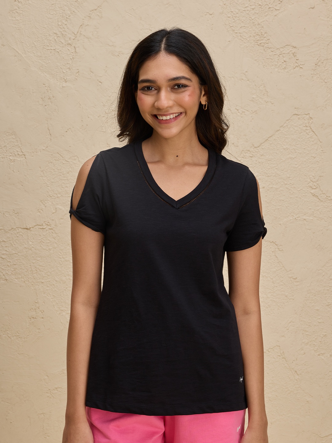 

Nykd Women V-Neck T-shirt, Black