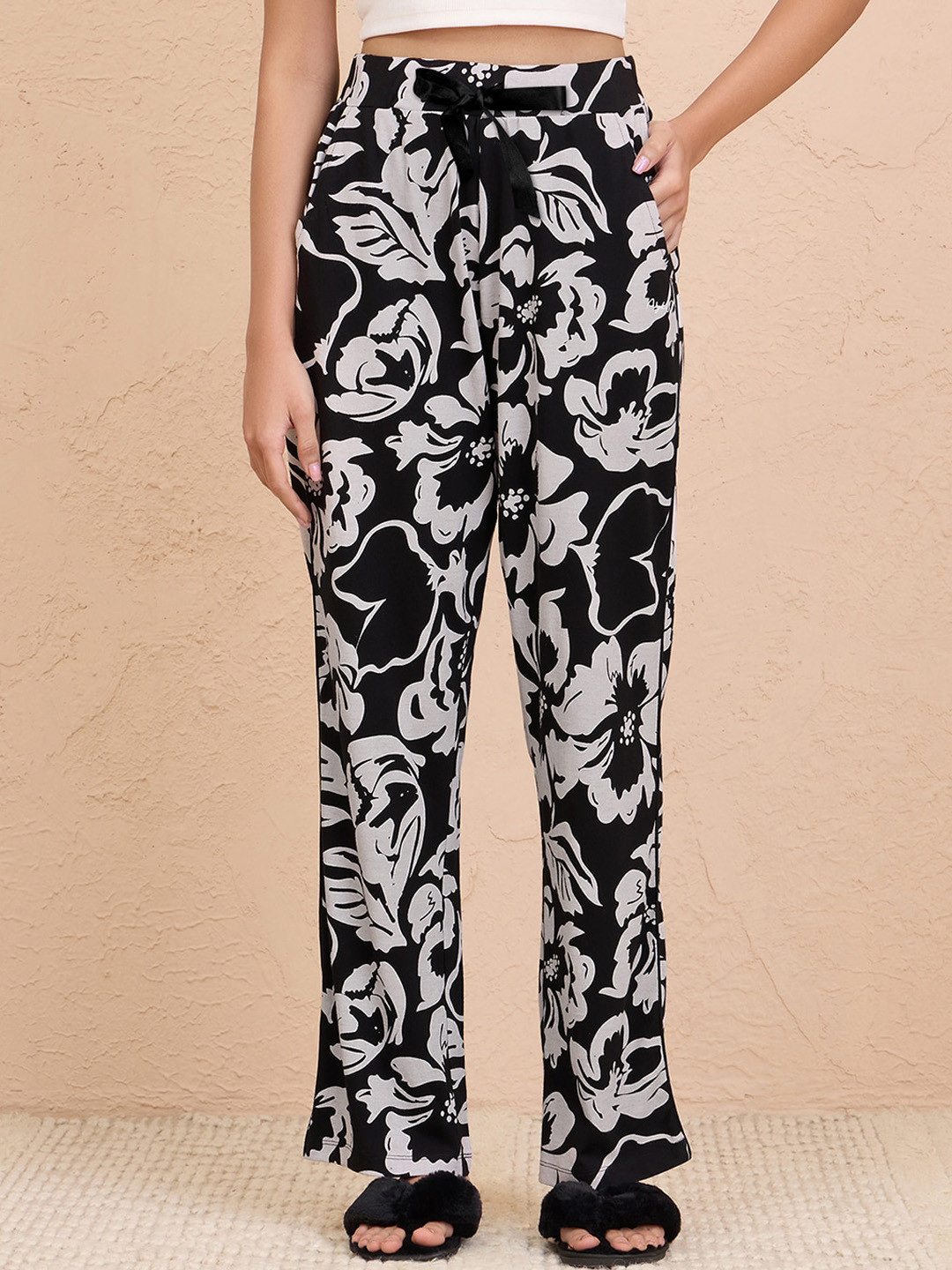 

"Nykd By Nykaa Summer Essential Super Comfy Floral Cotton Modal Lounge Pant, Black