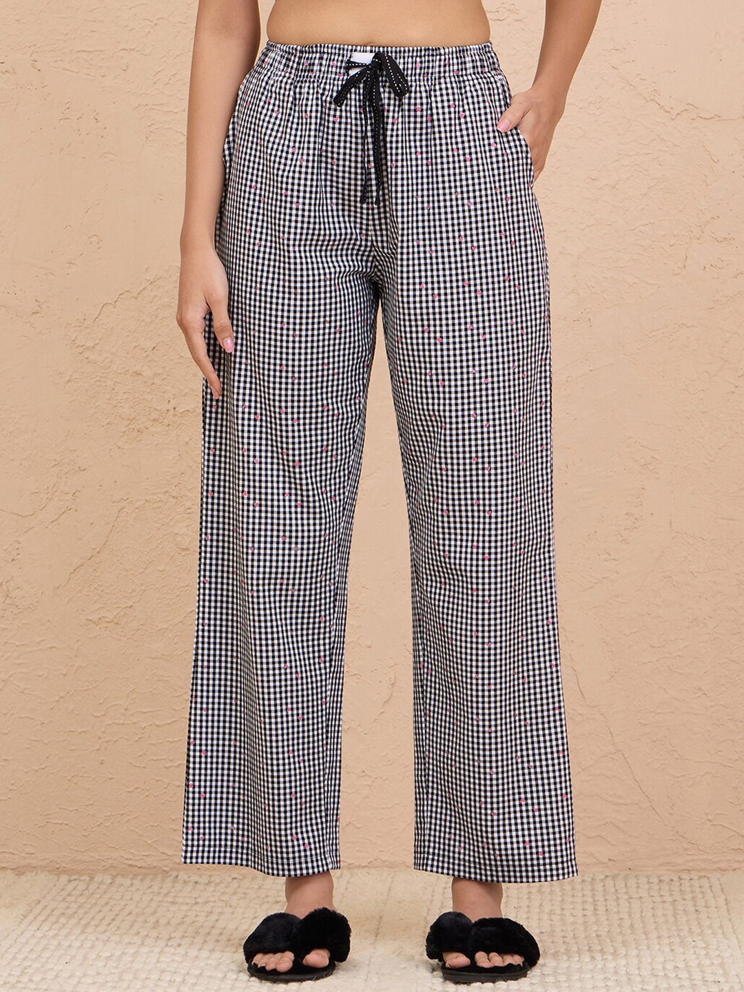 

Nykd By Nykaa Super Comfy Checked Cotton Relax Fit Lounge Pant, Black