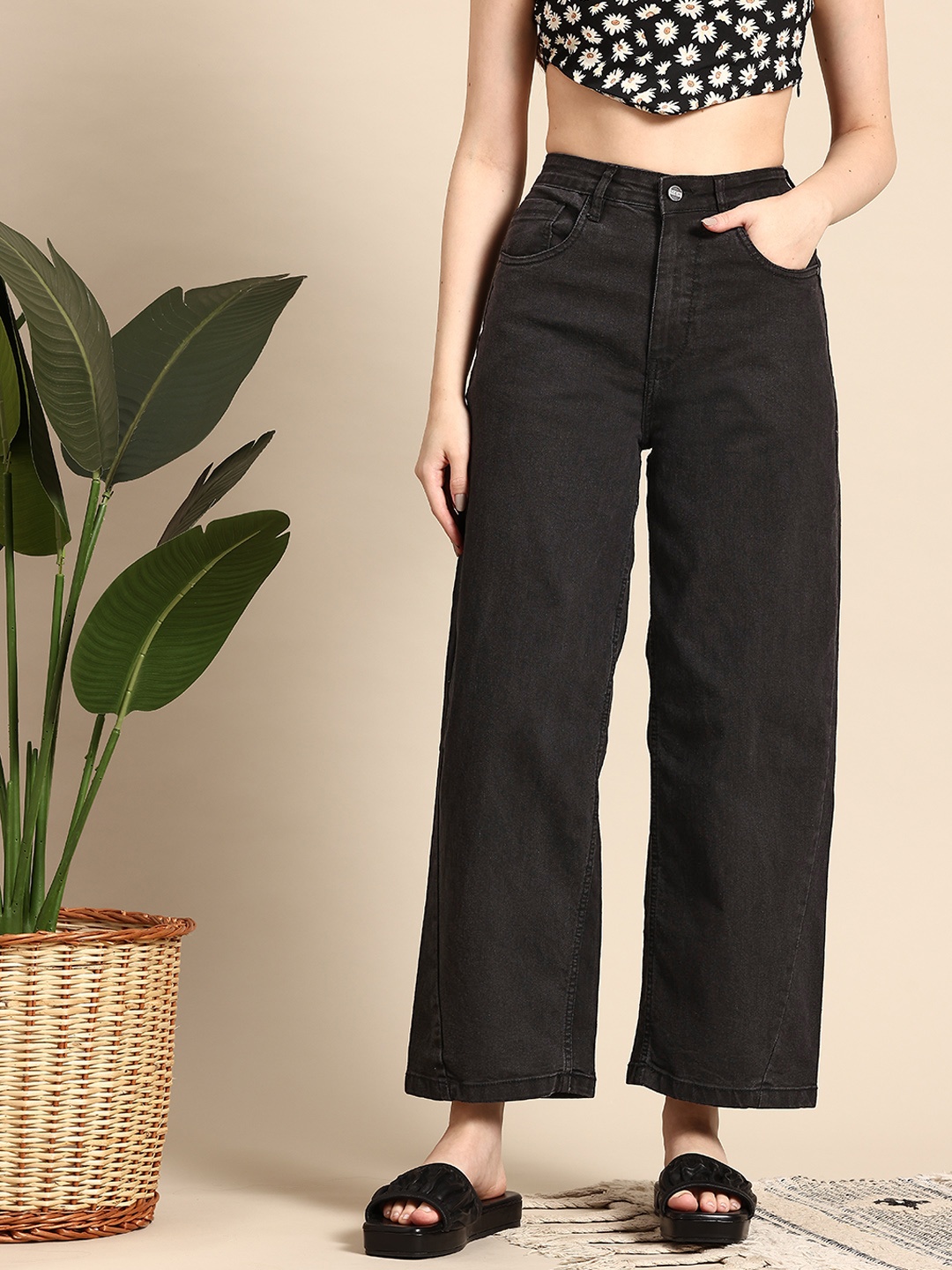 

Mast & Harbour Women Barrel Leg Fit High-Rise Stretchable Jeans, Black