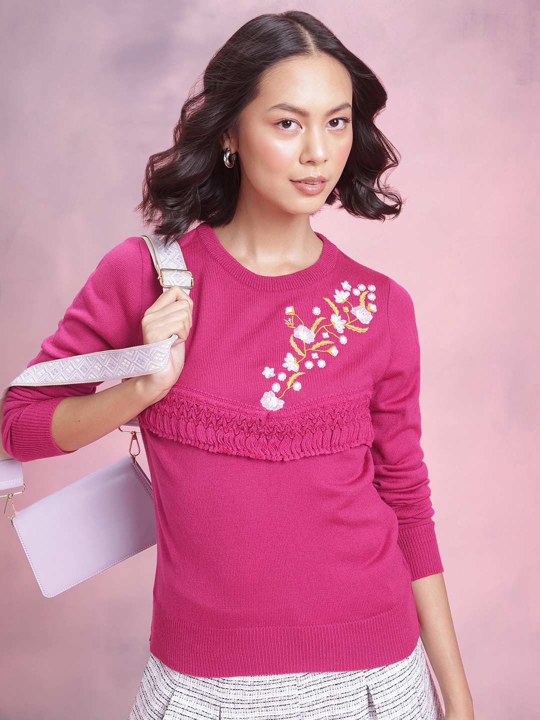 

DressBerry Embroidered & Tassels Design Acrylic Pullover, Pink