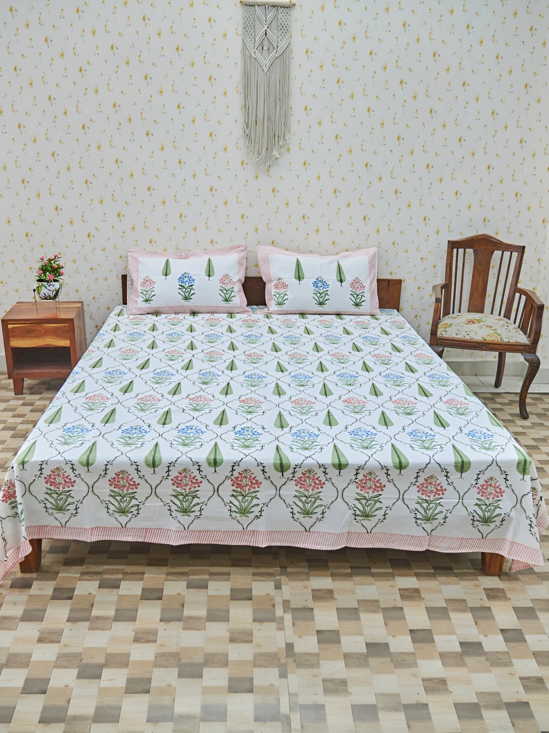 

Ethnic Rajasthan Green Ethnic Motifs Cotton 140 TC Queen Bedsheet with 2 Pillow Covers