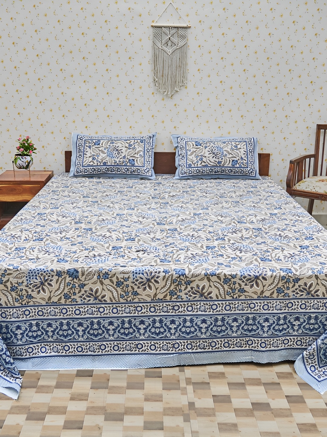 

Ethnic Rajasthan Blue & Brown Floral Cotton 140 TC Queen Bedsheet with 2 Pillow Covers