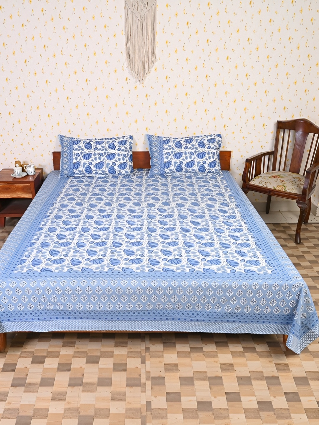 

Ethnic Rajasthan Blue & White Floral Cotton 140 TC Queen Bedsheet with 2 Pillow Covers