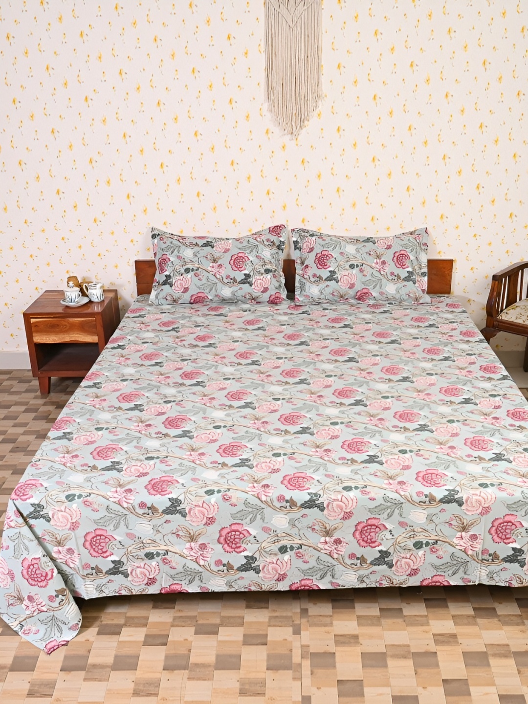 

Ethnic Rajasthan Red & Blue Floral Cotton 140 TC Queen Bedsheet With 2 Pillow Covers