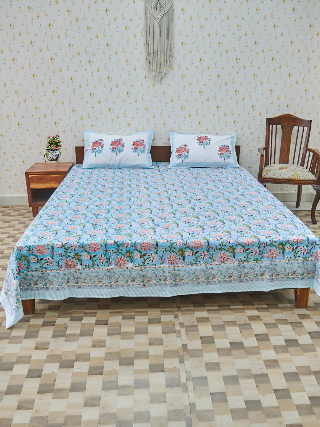 

Ethnic Rajasthan Red Ethnic Motifs Cotton 140 TC Queen Bedsheet With 2 Pillow Covers
