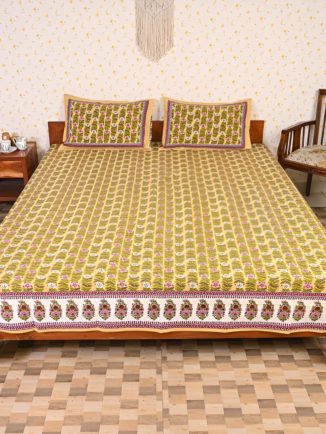 

Ethnic Rajasthan Green Ethnic Motifs Cotton 140 TC Queen Bedsheet With 2 Pillow Covers