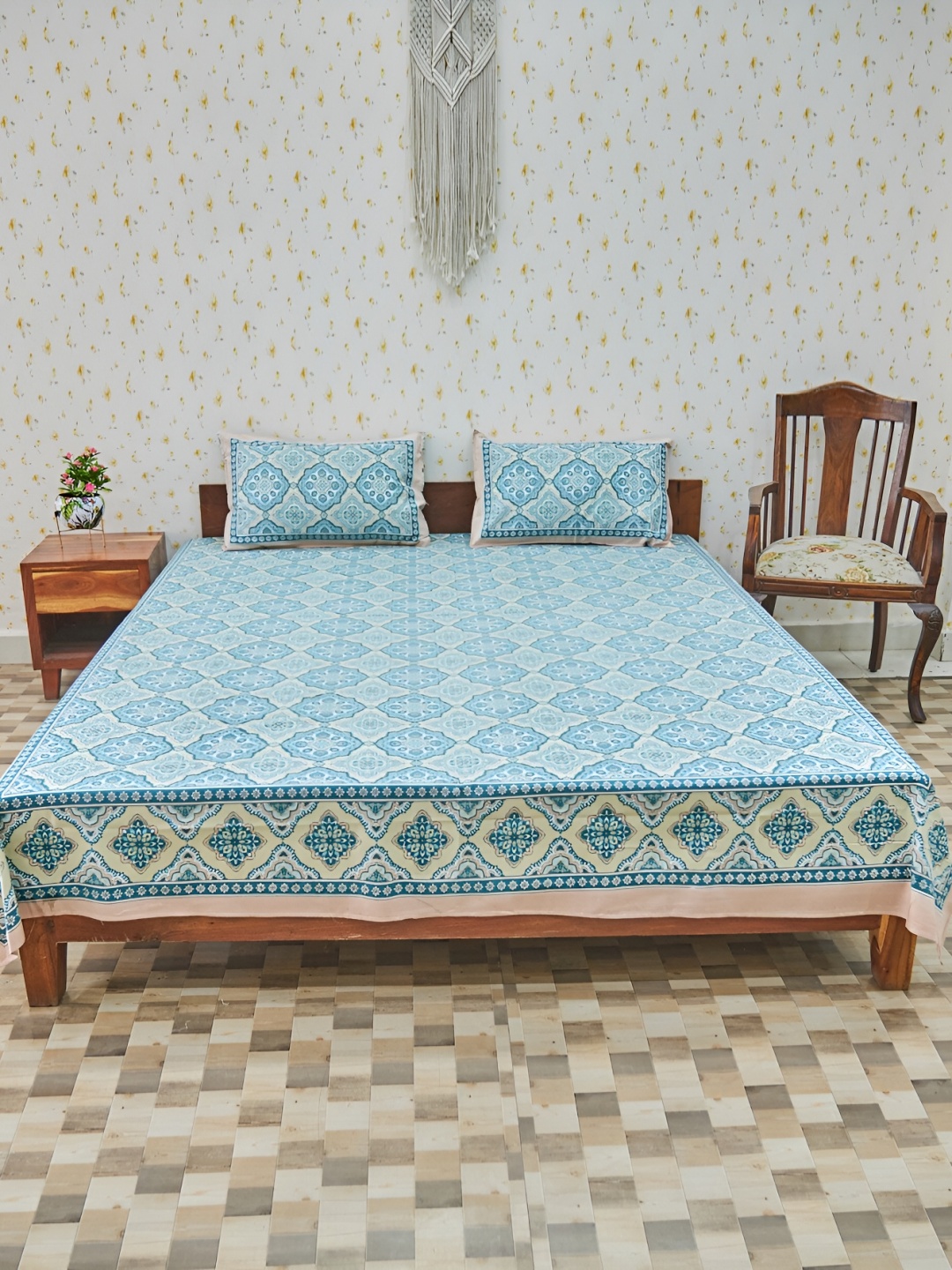 

Ethnic Rajasthan Blue Ethnic Motifs Cotton 140 TC Queen Bedsheet With 2 Pillow Covers