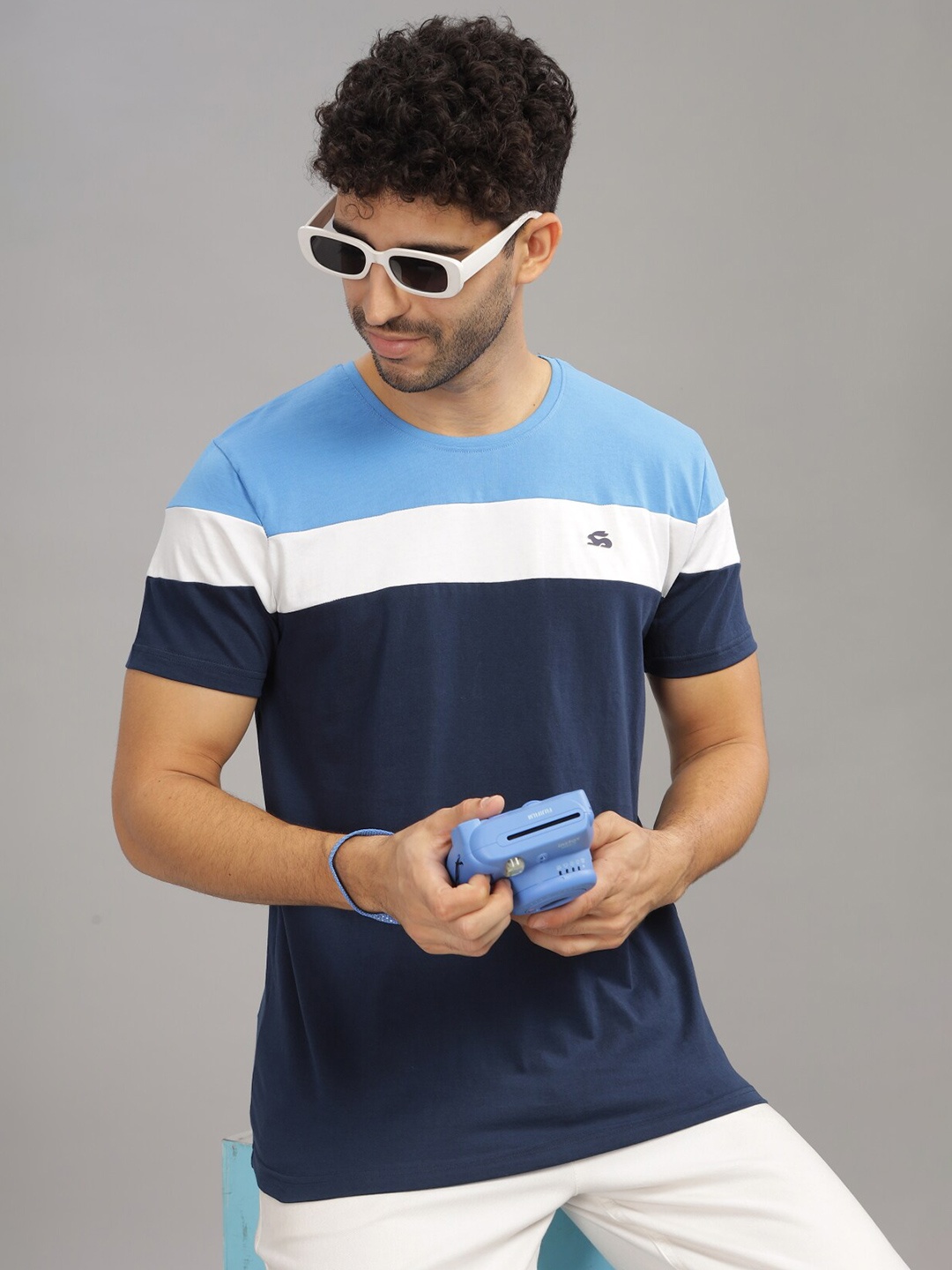 

ADRO Colourblocked Regular Fit Cotton T-shirt, Blue