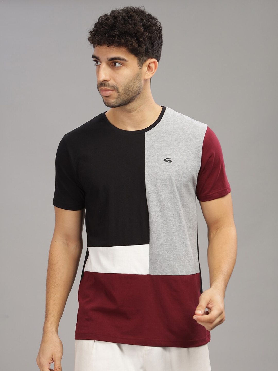 

ADRO Colourblocked Regular Fit Cotton T-shirt, Maroon