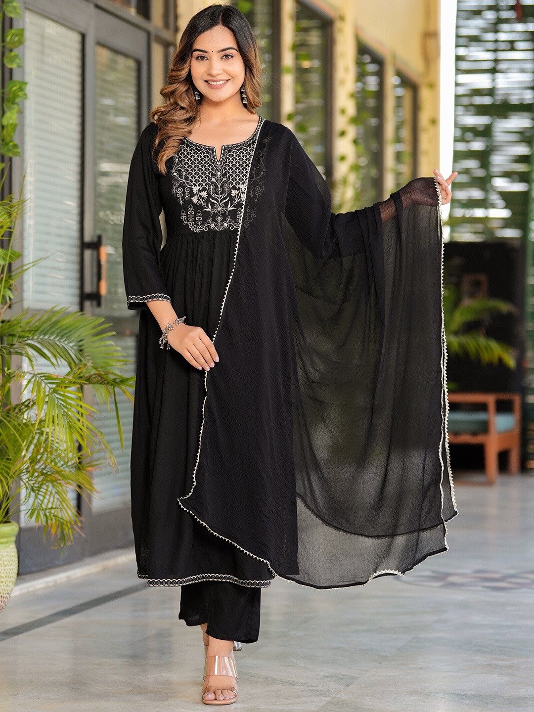 AAYUMI Floral Embroidered Regular Kurta With Pyjamas & Dupatta, Black