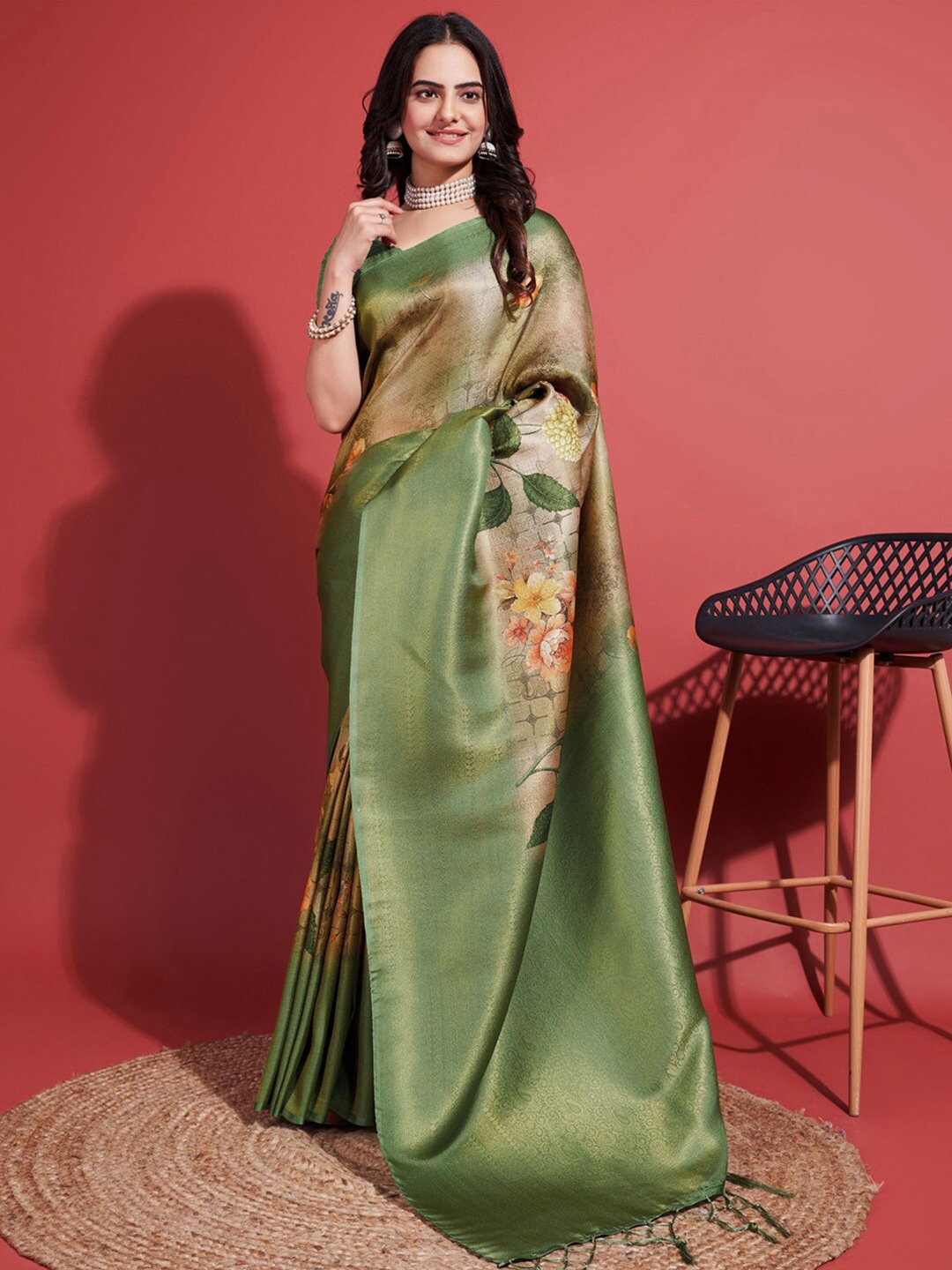 

Mitera Floral Printed Zari Banarasi Saree, Beige
