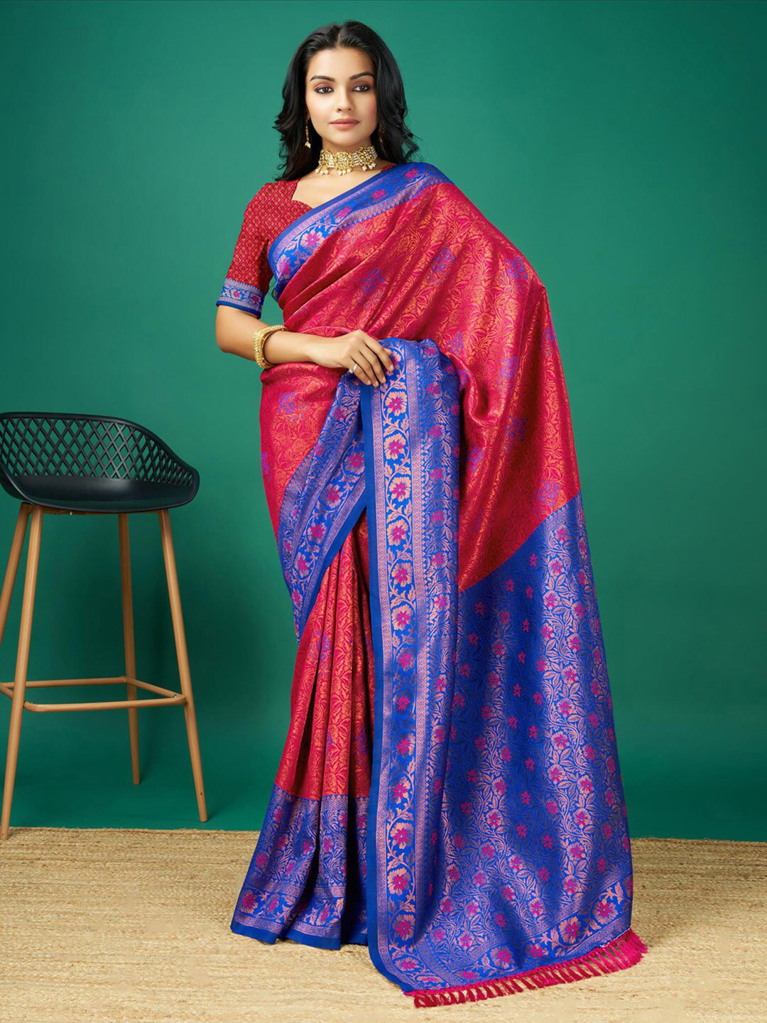 

Mitera Paisley Zari Pure Silk Designer Banarasi Saree, Pink