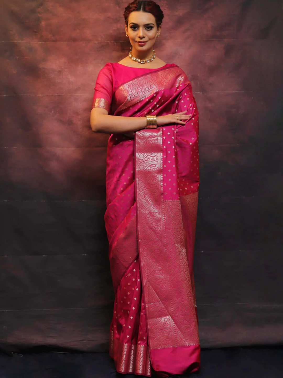 

REALLTREND Woven Design Zari Kanjeevaram Saree, Pink