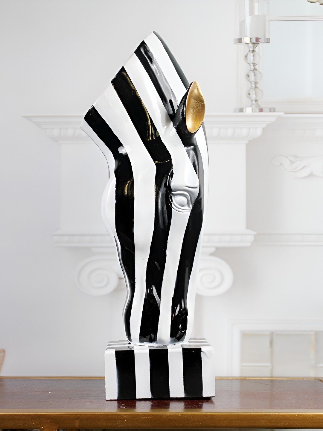 

THE WHITE INK DECOR Black & White Figurine Showpiece