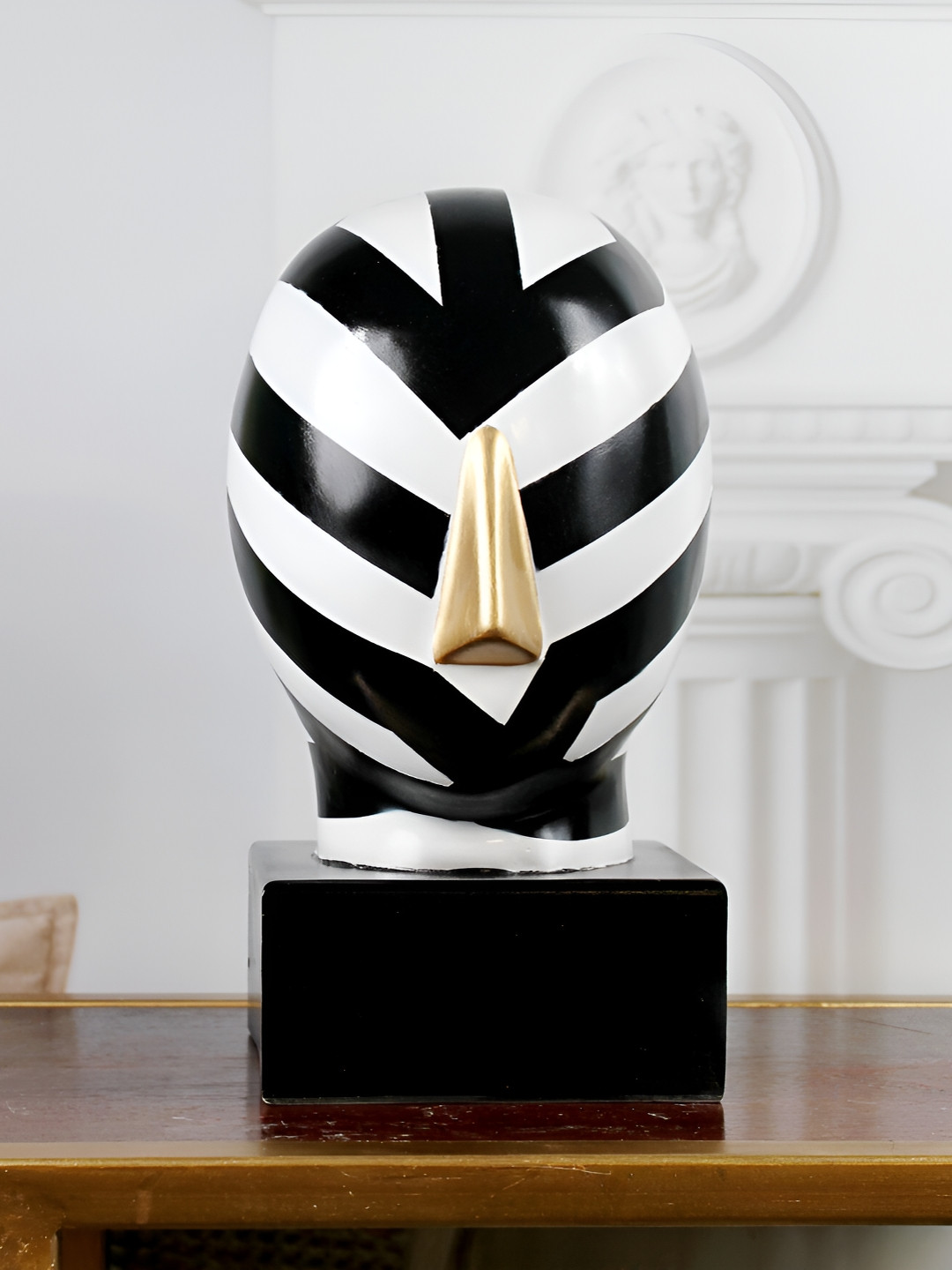 

THE WHITE INK DECOR Black & White Figurine Showpiece