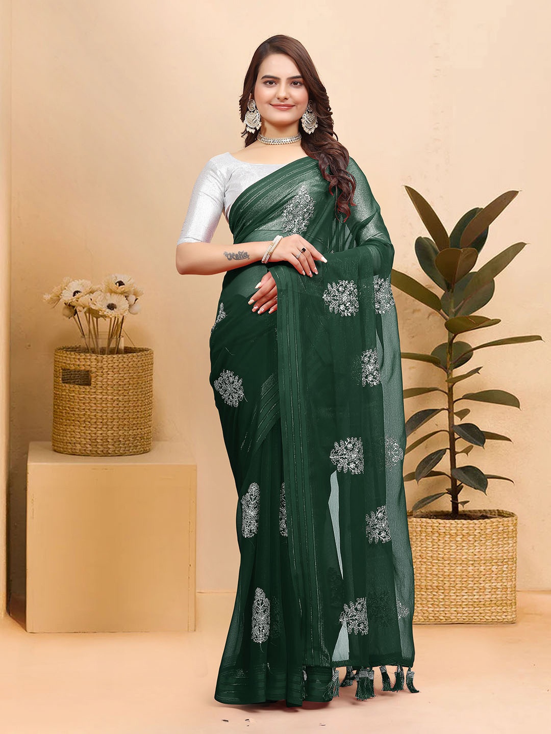 

Celeb Styles Ethnic Motifs Embroidered Saree, Green