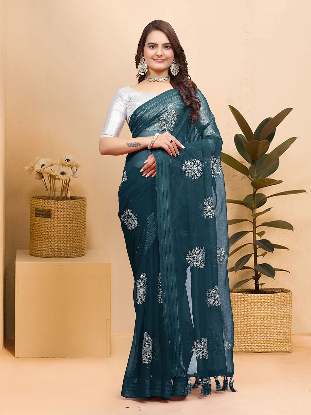 

Celeb Styles Ethnic Motifs Embroidered Saree, Teal