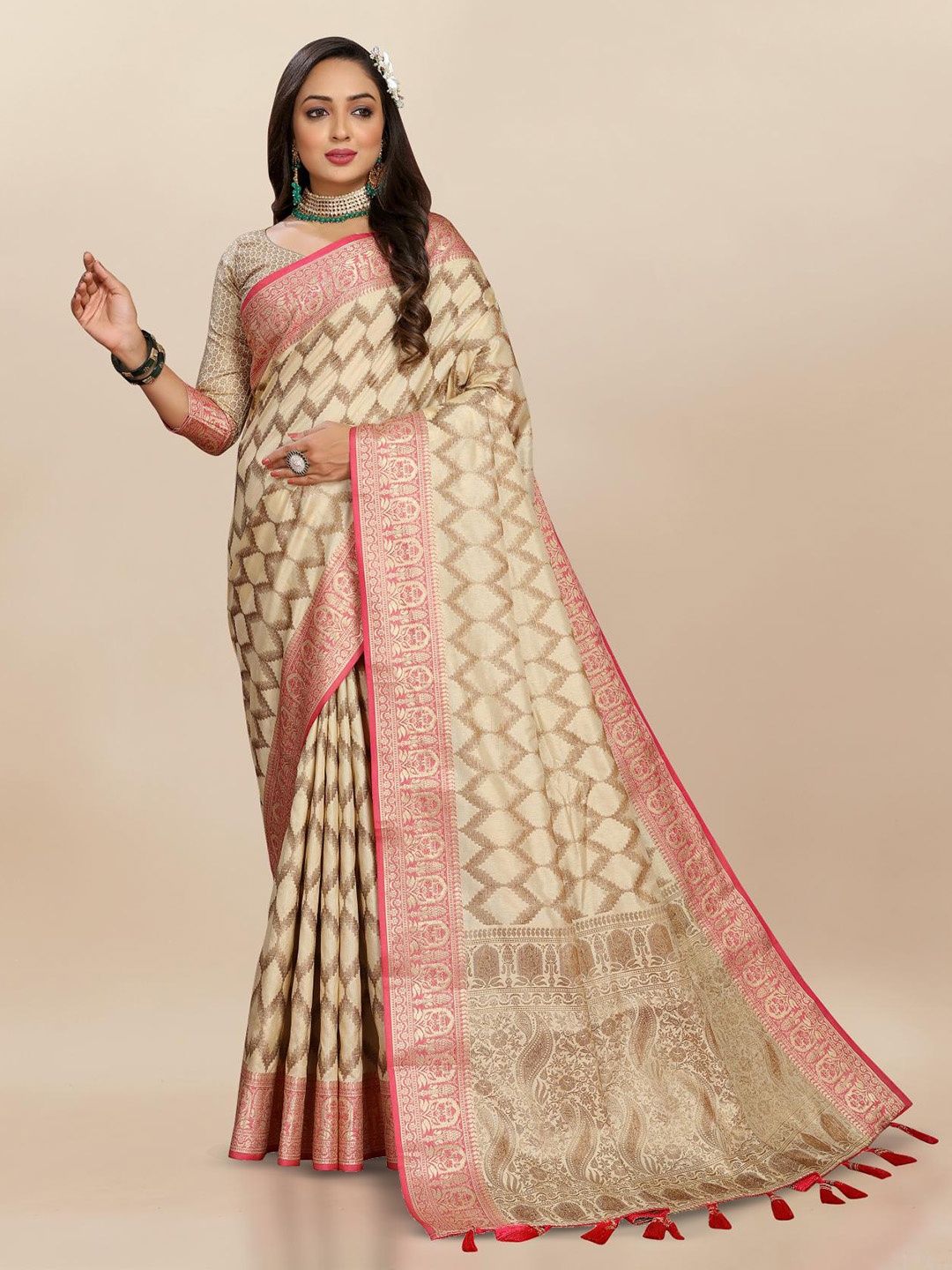 

PATIALAPICKS Woven Design Zari Pure Silk Paithani Saree with Tassels, Cream