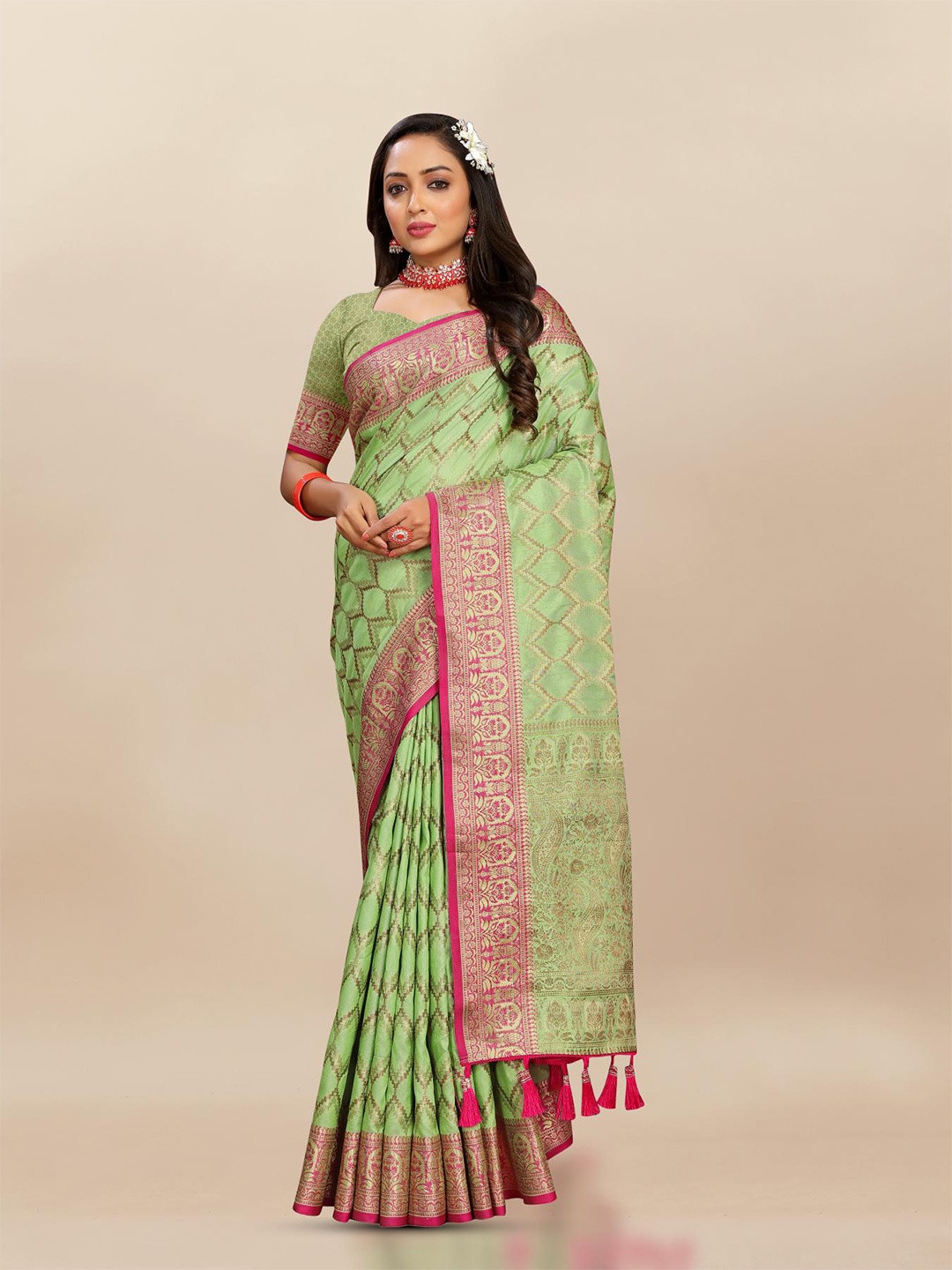 

PATIALAPICKS Ethnic Motifs Woven Design Zari Pure Silk Paithani Saree, Green