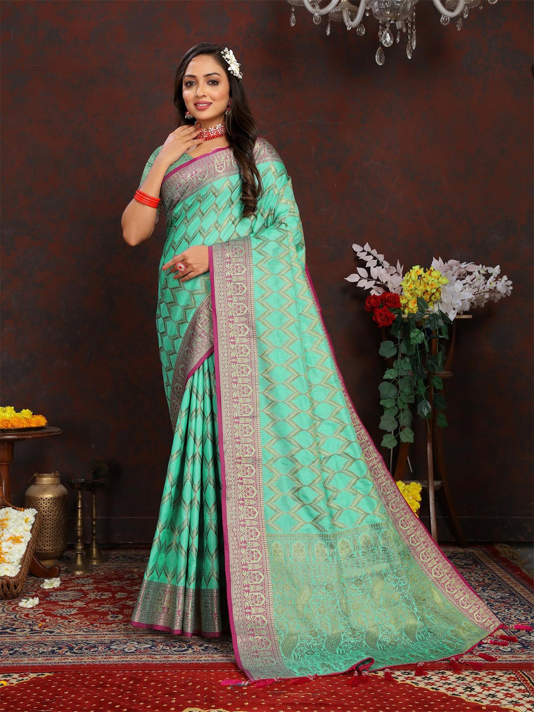 

PATIALAPICKS Ethnic Motifs Woven Design Zari Pure Silk Saree, Sea green