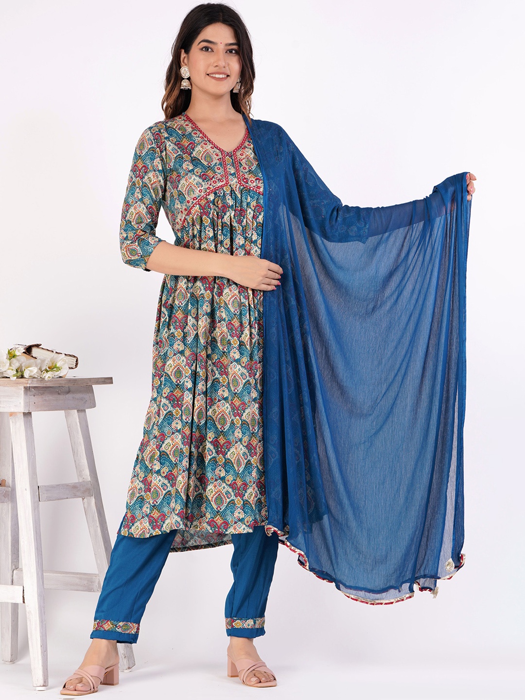 

PARIKSHIT Ethnic Motifs Printed Empire Kurta With Trouser & Dupatta, Blue