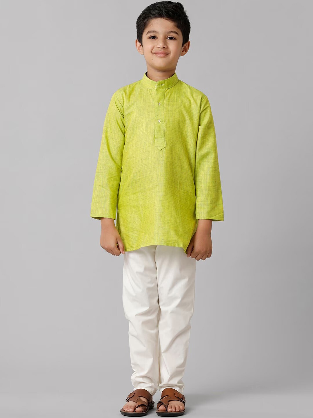 

Ramraj Boys Mandarin Collar Regular Kurta with Pyjamas, Green