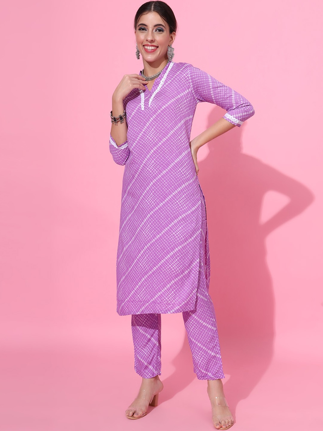 

GULABI LEAF Leheriya Printed Regular Kurta with Trousers, Purple