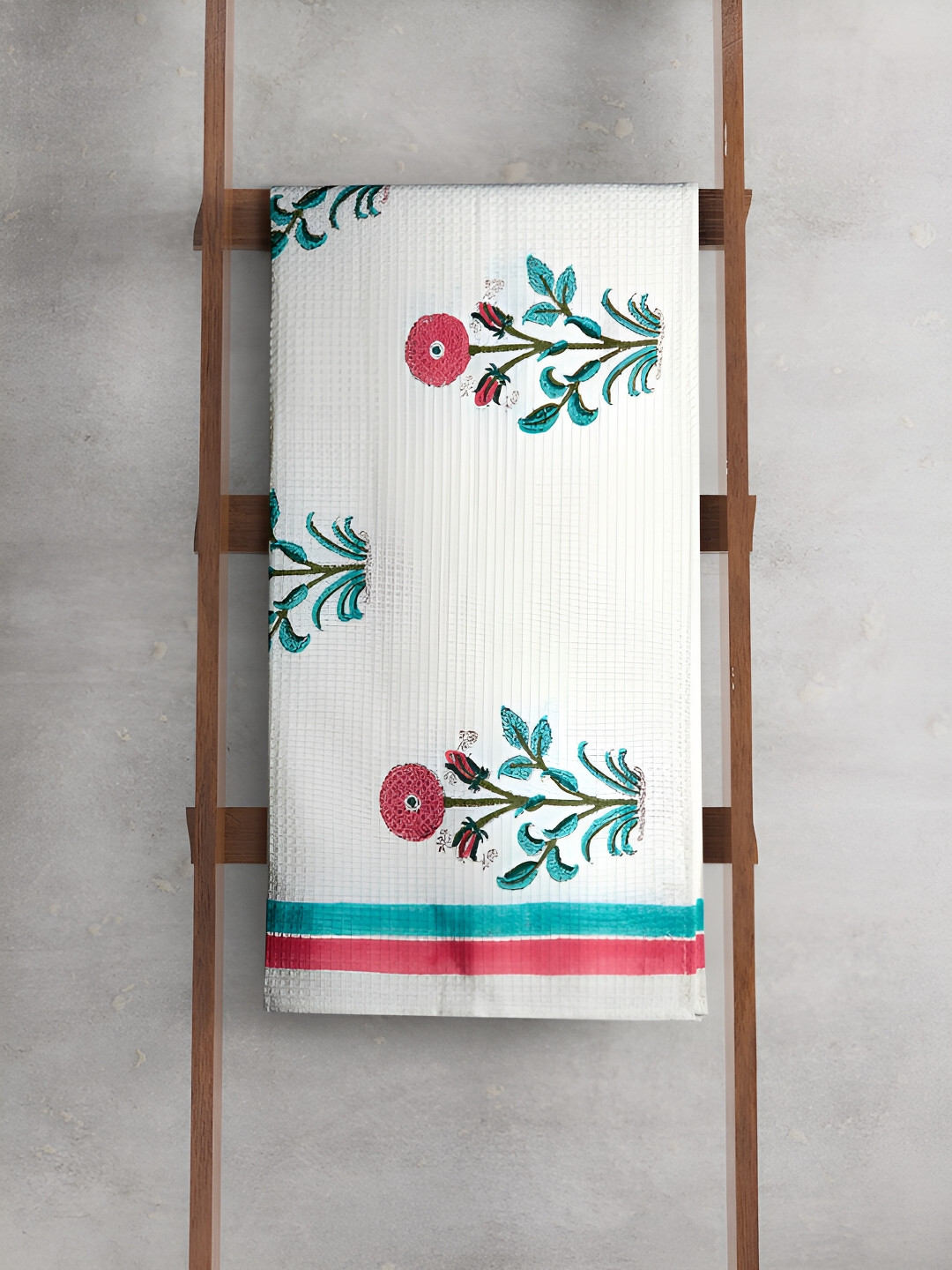 

India Circus by Krsnaa Mehta White & Peach-Coloured Printed Cotton 150 GSM Bath Towel