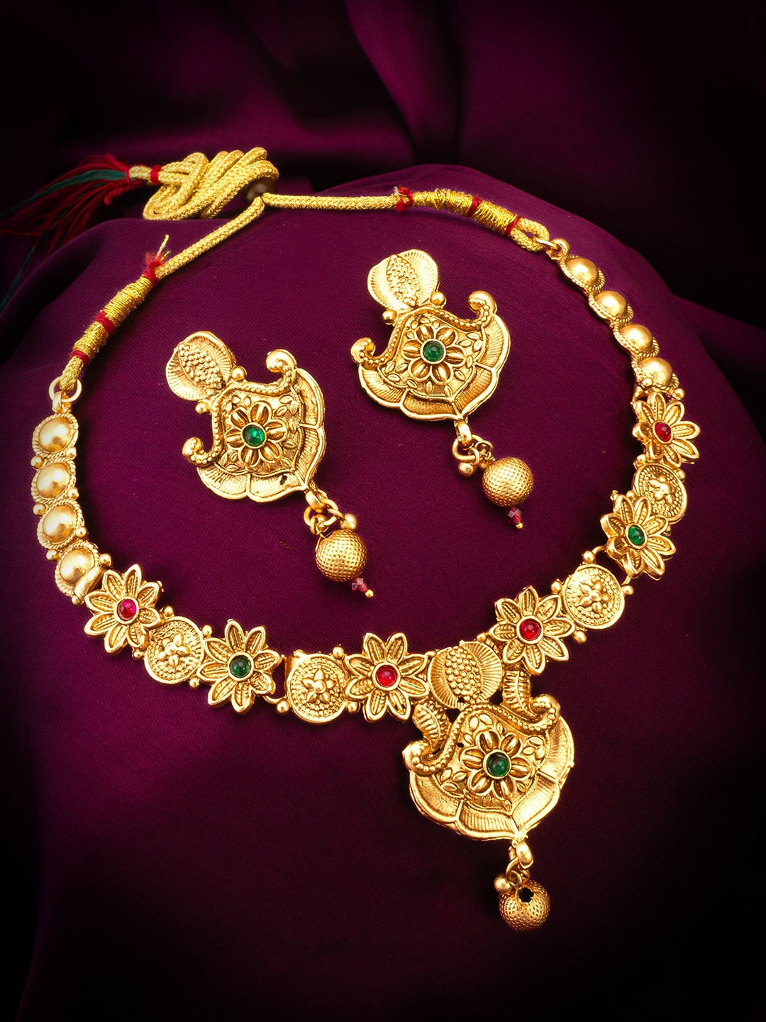 

aadita Gold-Plated Studded Jewellery Set