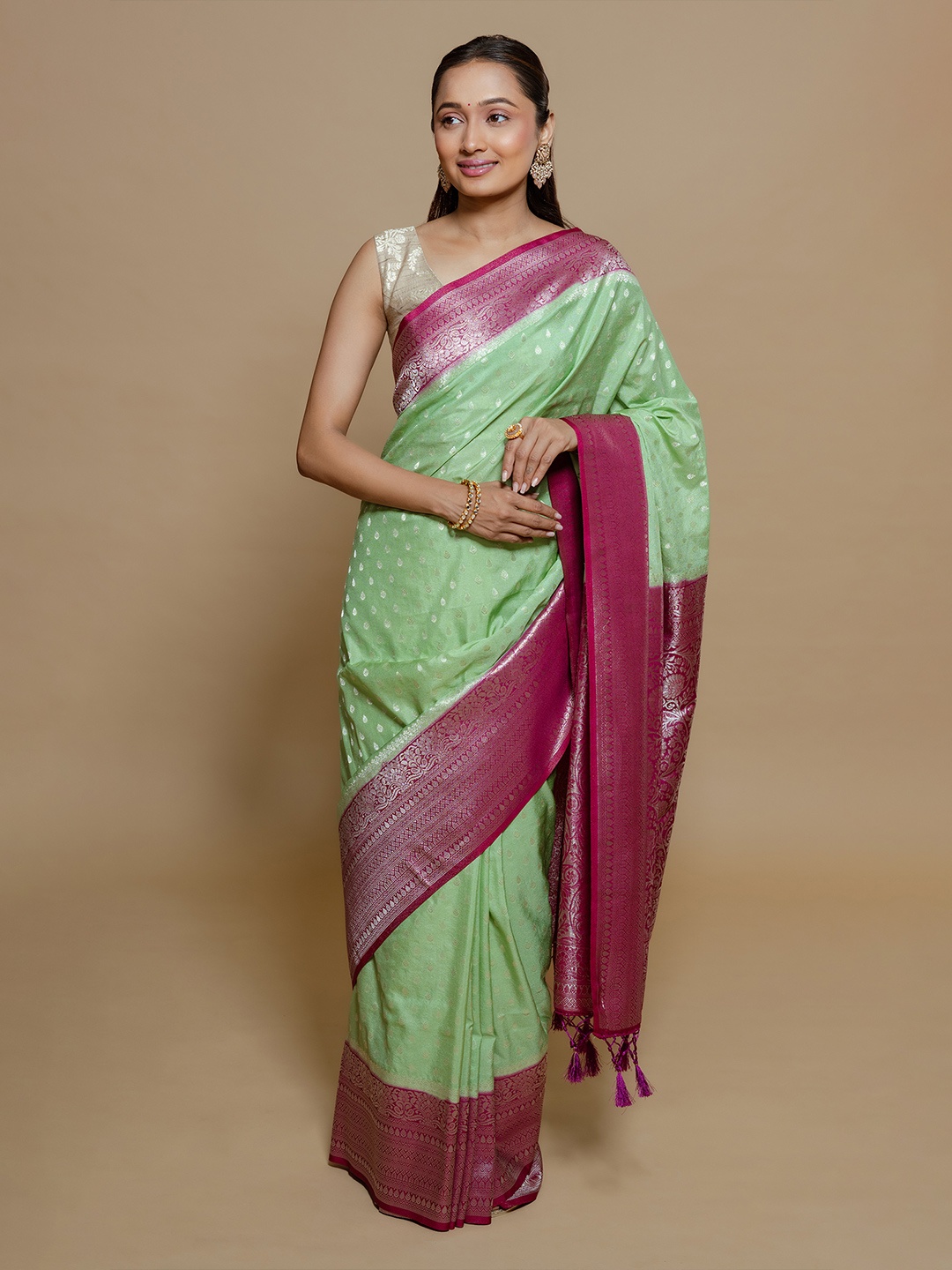 

saree.com Woven Design Zari Art Silk Saree, Green