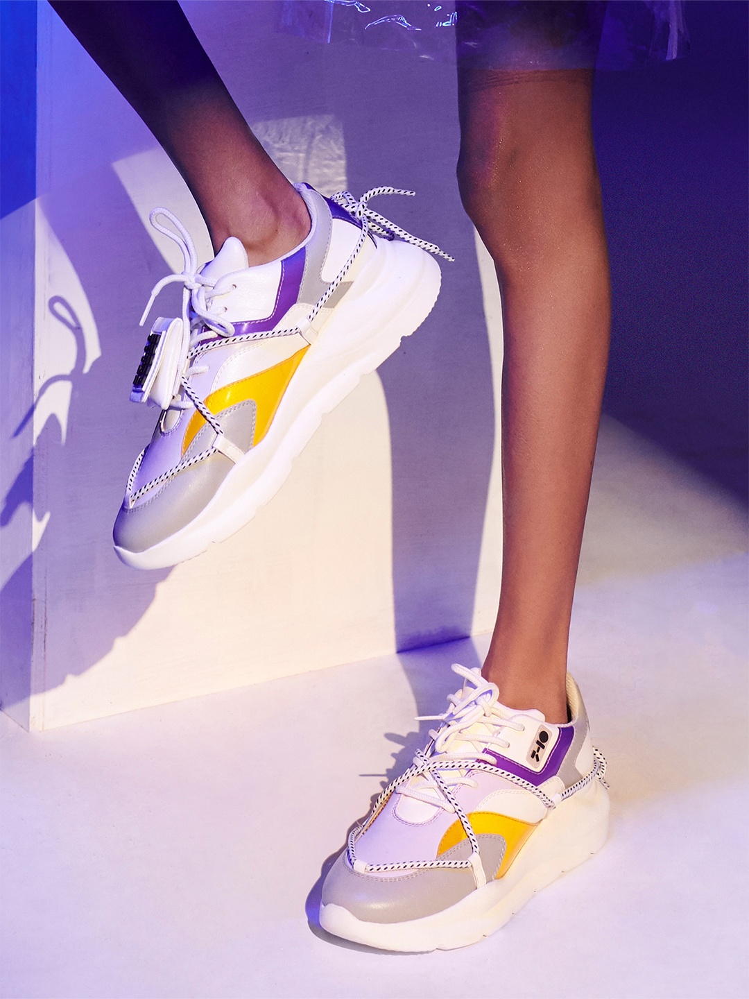 

7-10 Women Printed PU Slip-On Sneakers, White