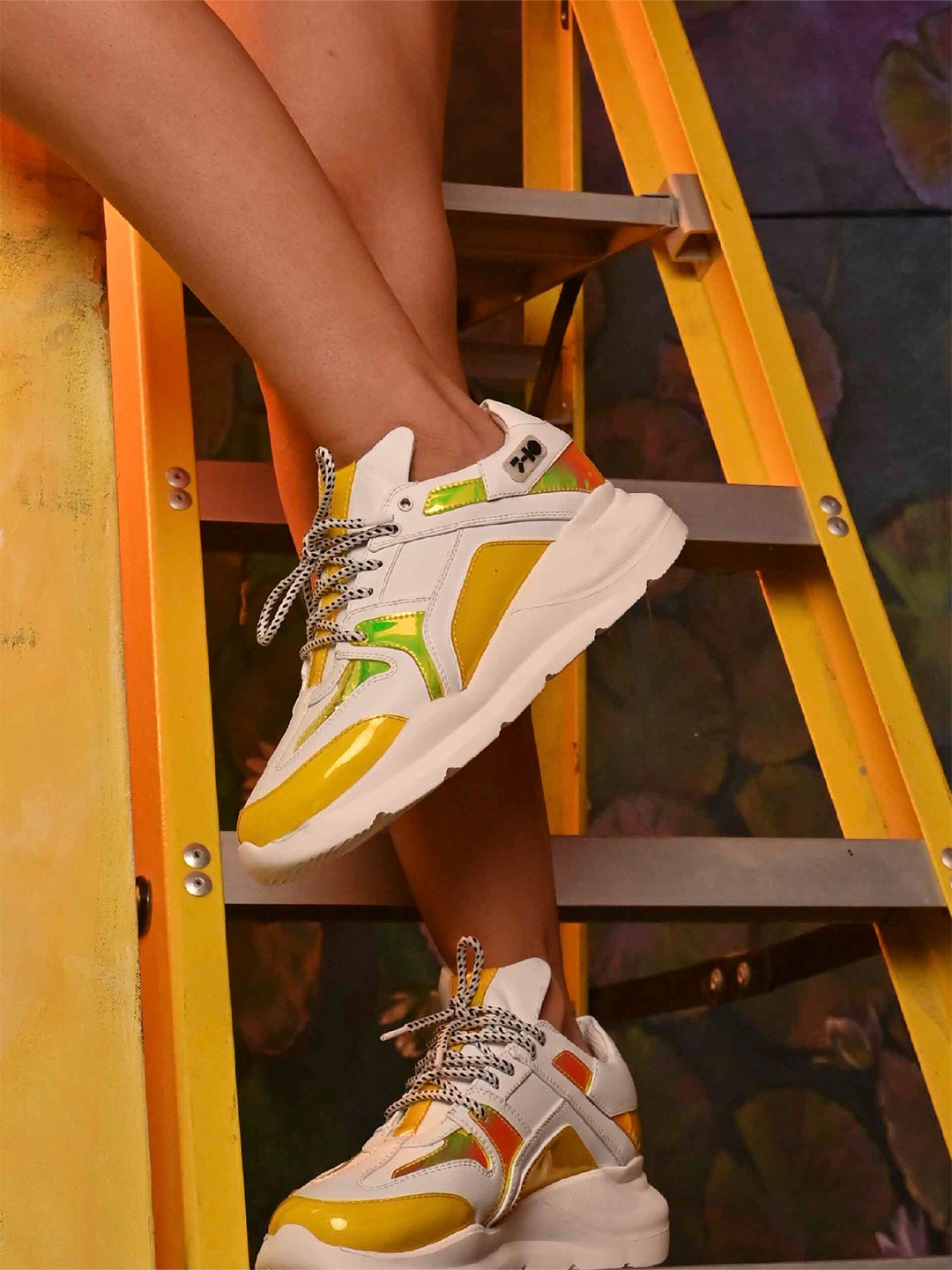 

7-10 Women Printed PU Sneakers, White