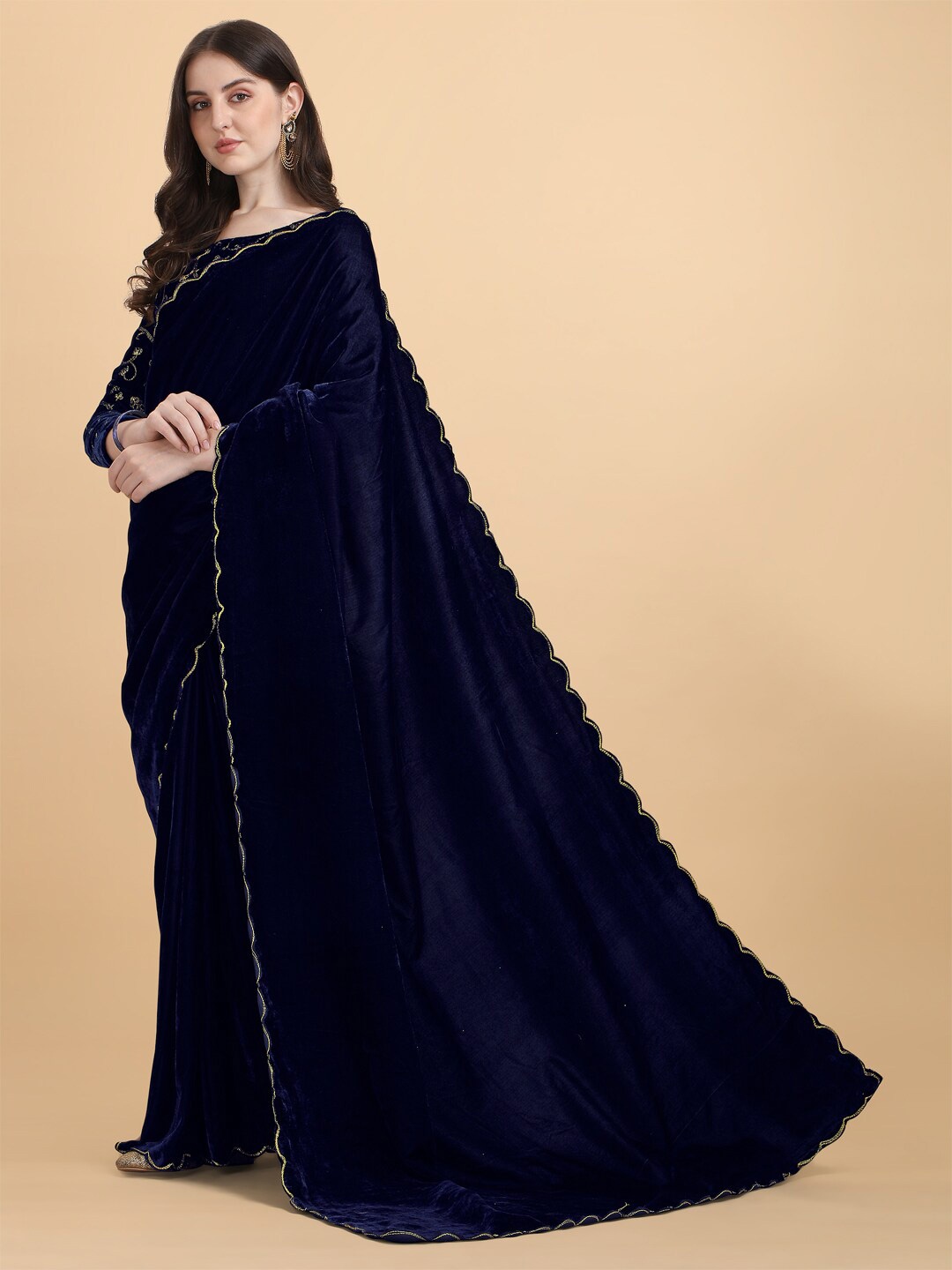 

PMD Fashion Embroidered Velvet Saree, Blue