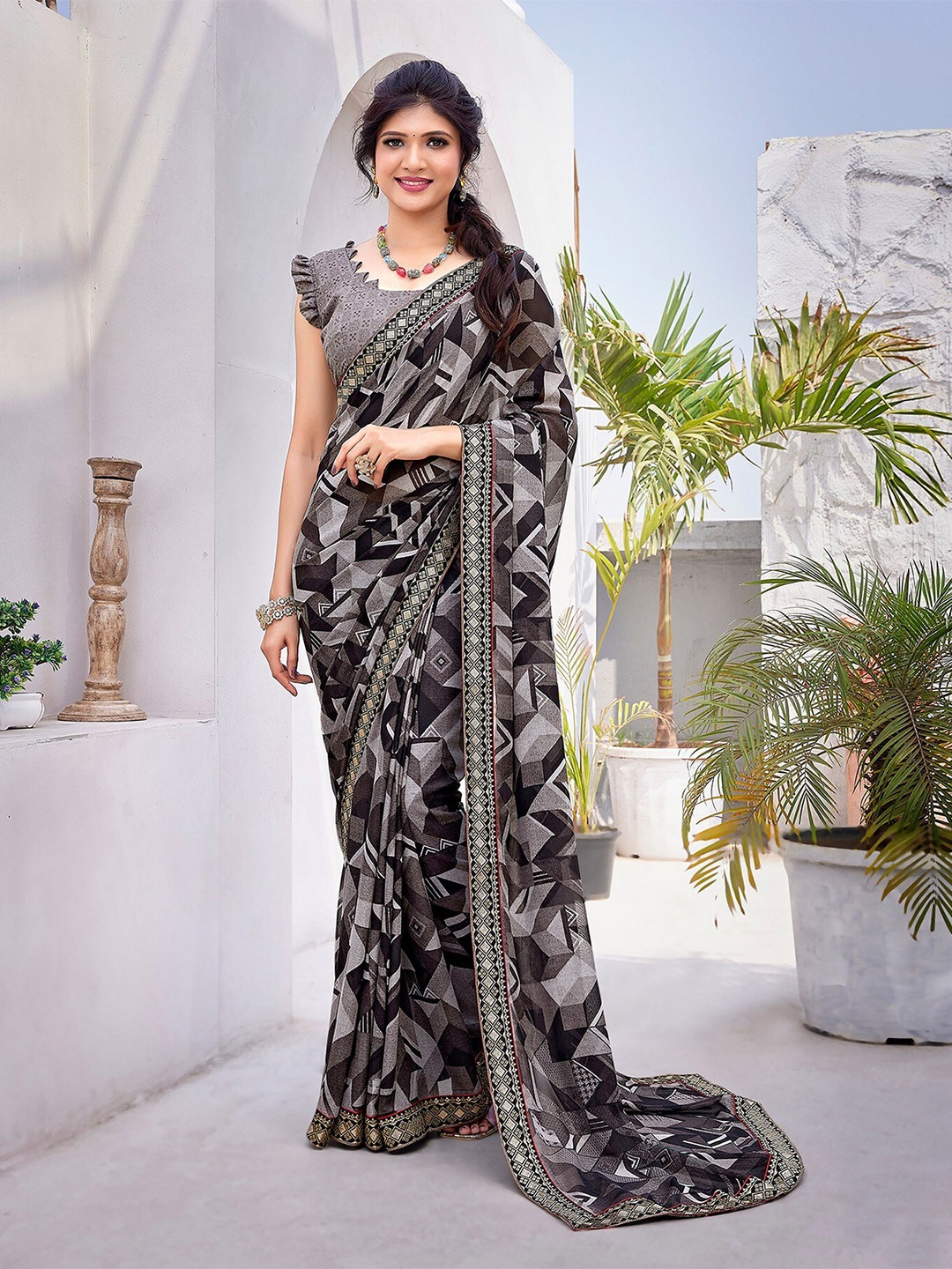 

KALINI Geometric Printed Saree, Grey