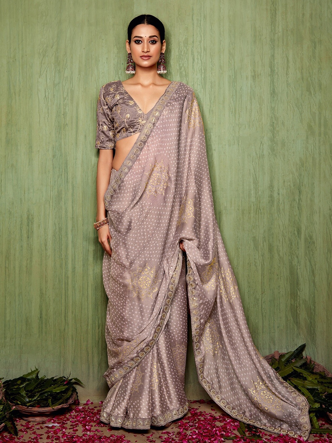

Mitera Lavender Coloured Bandhani Printed Bandhani Saree
