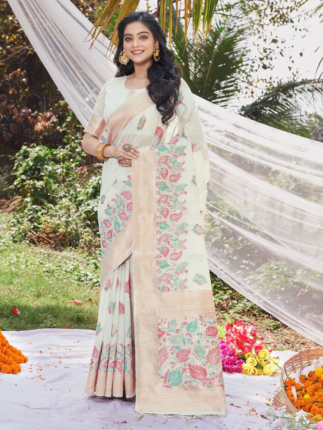 

Mitera White Floral Printed Saree