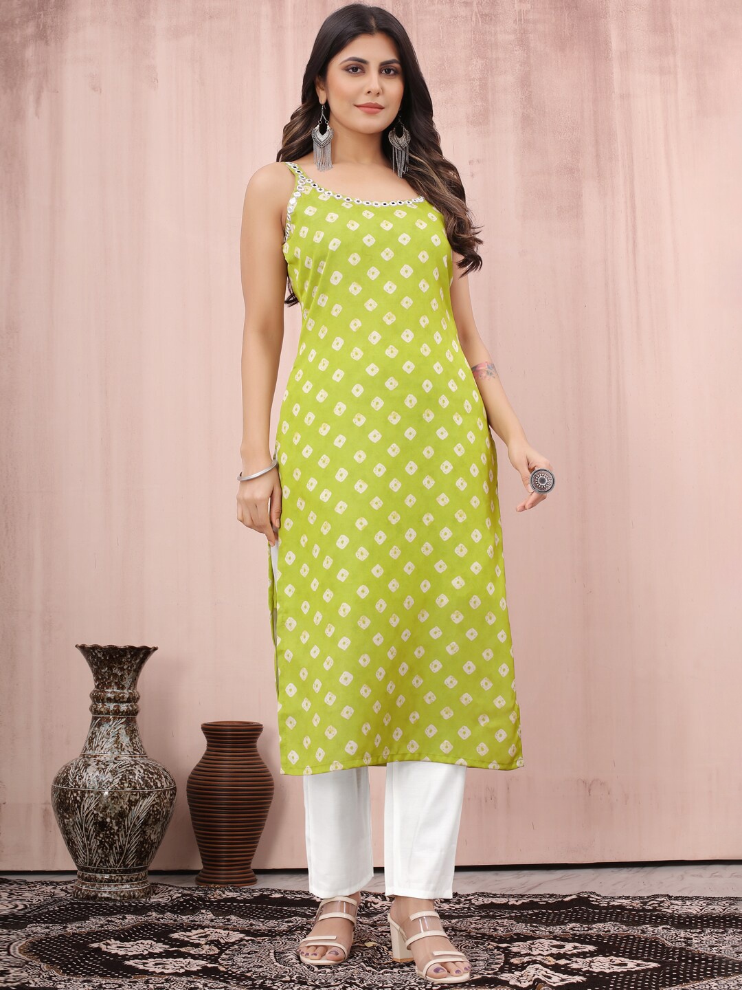 

MINGORA Bandhani Printed Regular Mirror Work Pure Silk Kurta with Trousers, Green