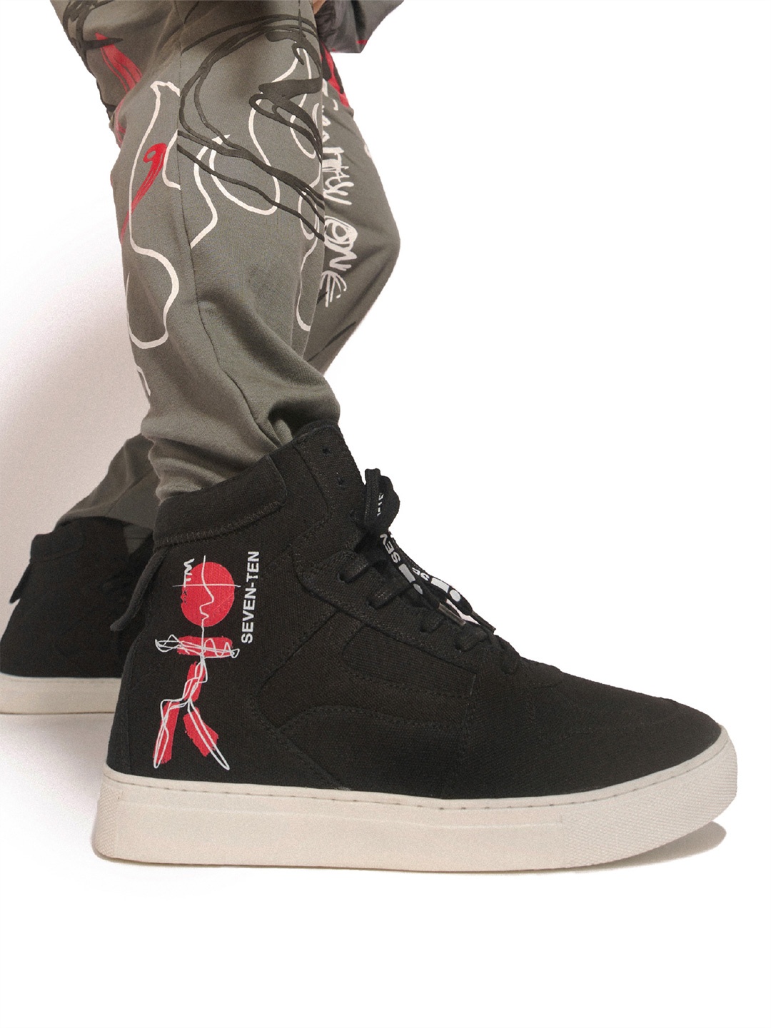 

7-10 Men High-Top Sneakers, Black