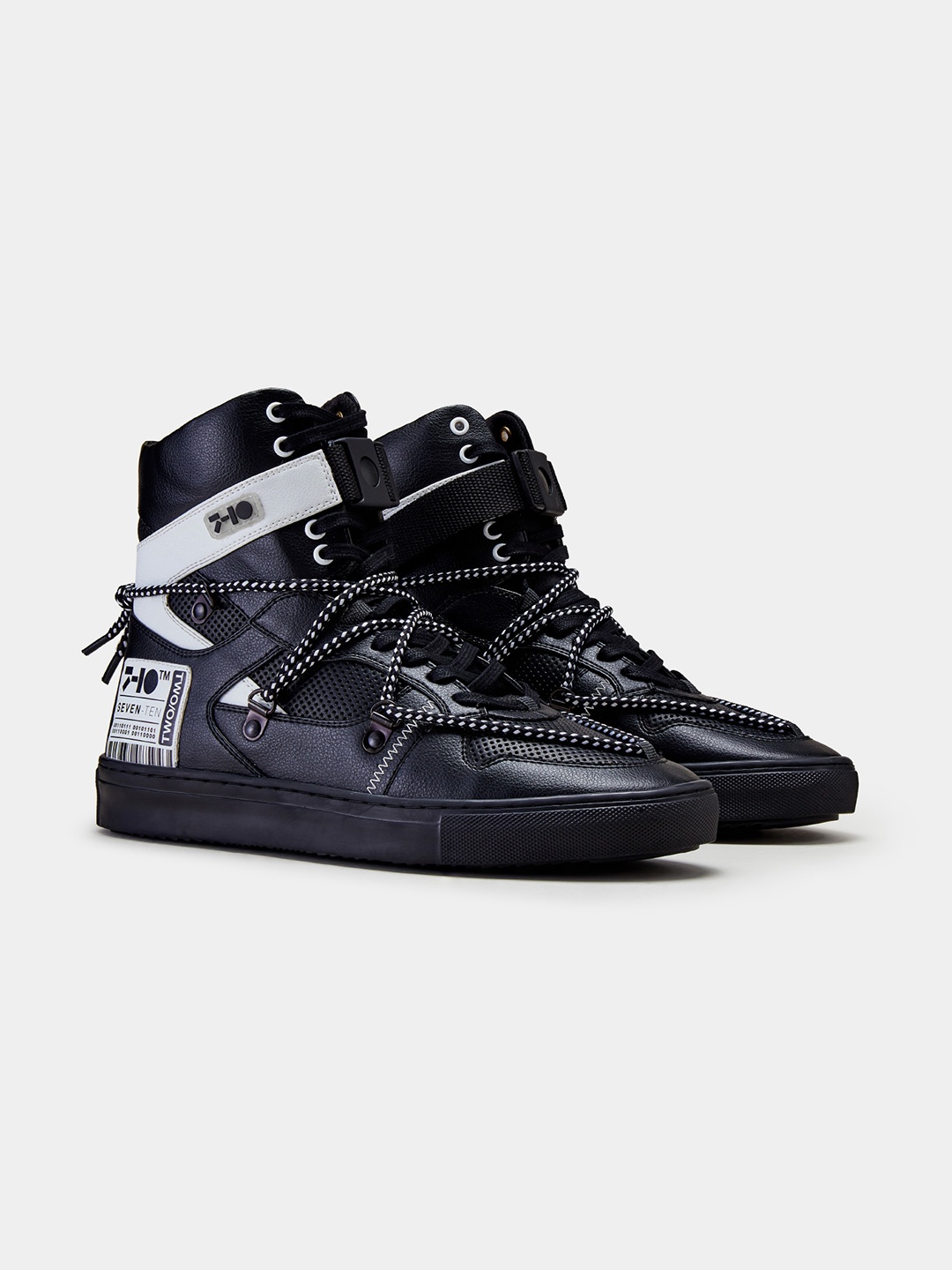 

7-10 Men Round Toe Mid-Top Sneakers, Black