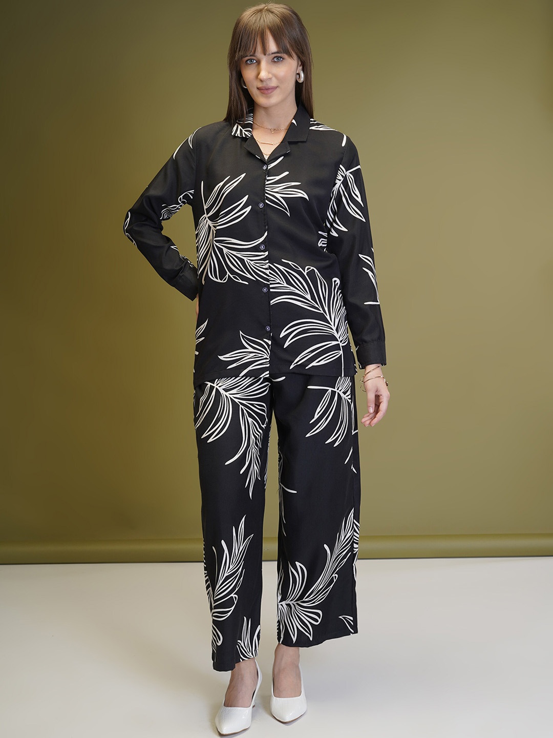 

WESTHOOD Tropical Printed Cuban Collar Long Sleeves Shirt & Trousers, Black