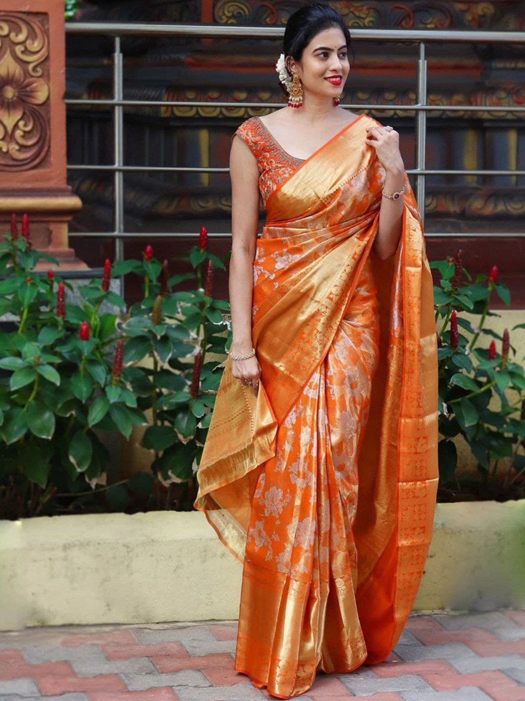

Naishu Trendz Ethnic Motifs Woven Design Zari Pure Silk Kanjeevaram Saree, Orange