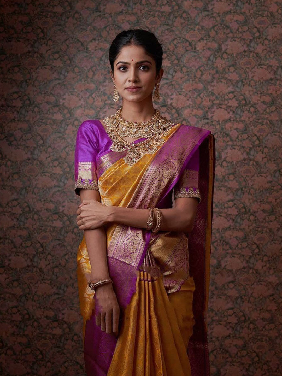 

Naishu Trendz Ethnic Motifs Woven Design Zari Pure Silk Kanjeevaram Saree, Yellow