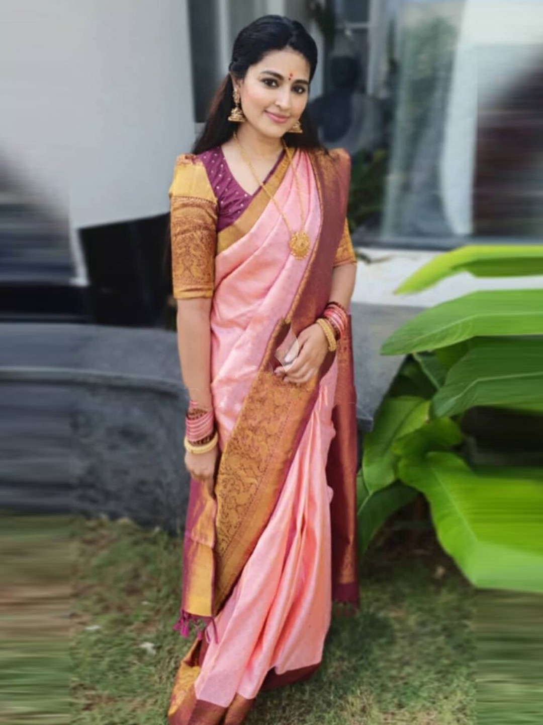 

Naishu Trendz Ethnic Motifs Woven Design Zari Pure Silk Kanjeevaram Saree, Pink