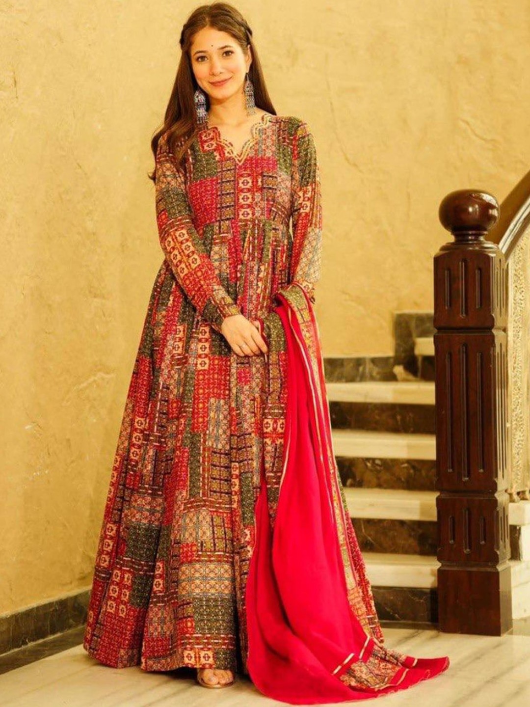 

SWAADHI Abstract Printed Linen Kurti With Harem Pants & With Dupatta, Red