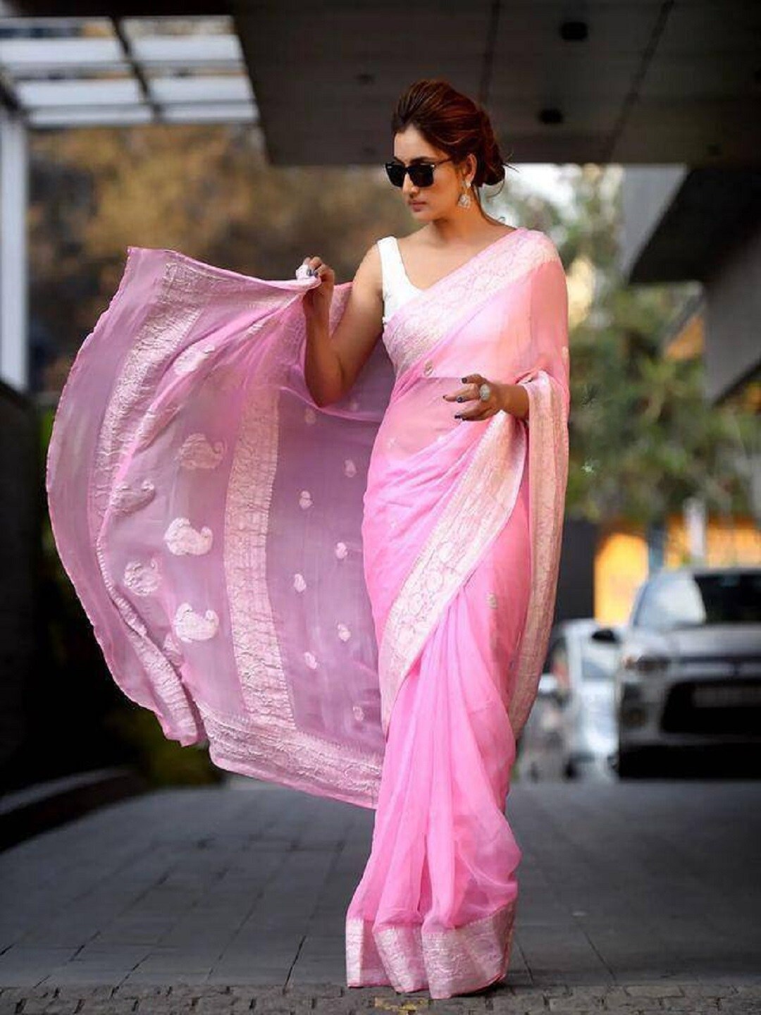 

ESOMIC EXPORT Ethnic Motifs Woven Design Zari Art Silk Banarasi Saree, Pink