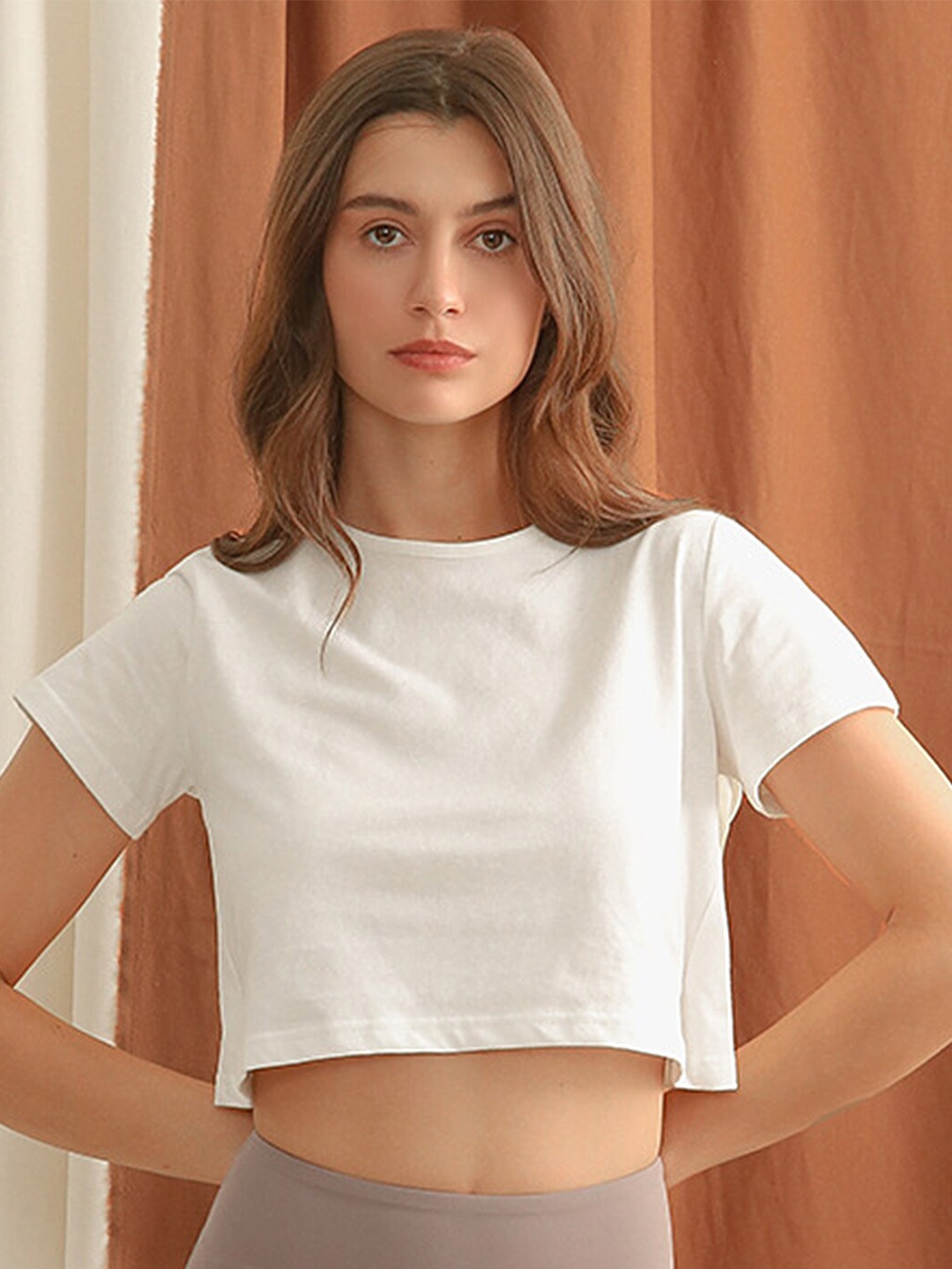 

LULU & SKY Round Neck Cotton Crop T-shirts, White